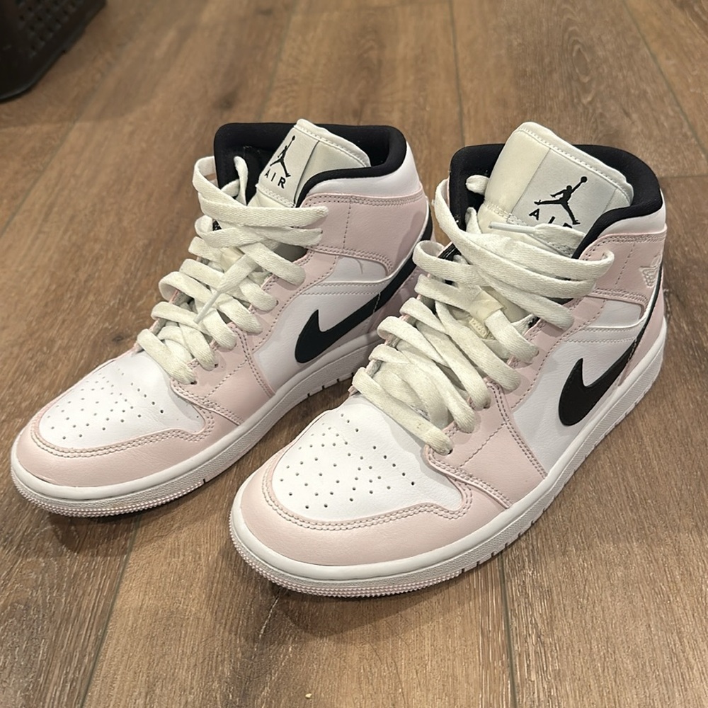 Women’s Air Jordan 1 Mid “Barely Rose”